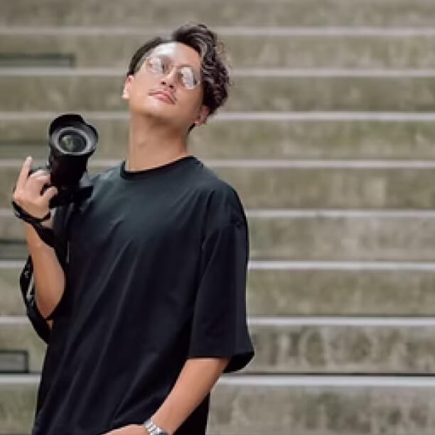 Momo photograph